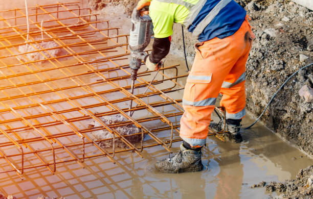 Best Concrete Sidewalk Installation  in North Puyallup, WA